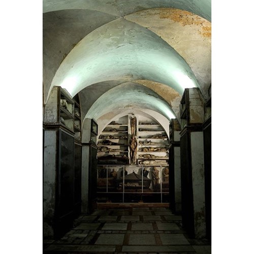 Chỉ có khoảng 1.000 xác ướp ở hầm mộ Capuchin được xác định danh tính, ngày sinh và thời điểm qua đời