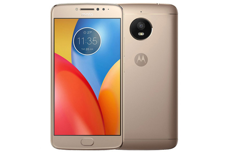 Sức mạnh phần cứng của Motorola Moto E4 Plus đến từ chip Mediatek MT6737 lõi tứ với xung nhịp 1,3 GHz, Mali-T720. RAM 3 GB/ROM 32 GB, có khay cắm thẻ microSD với dung lượng tối đa 128 GB. Hệ điều hành Android 7.1.1 Nougat.