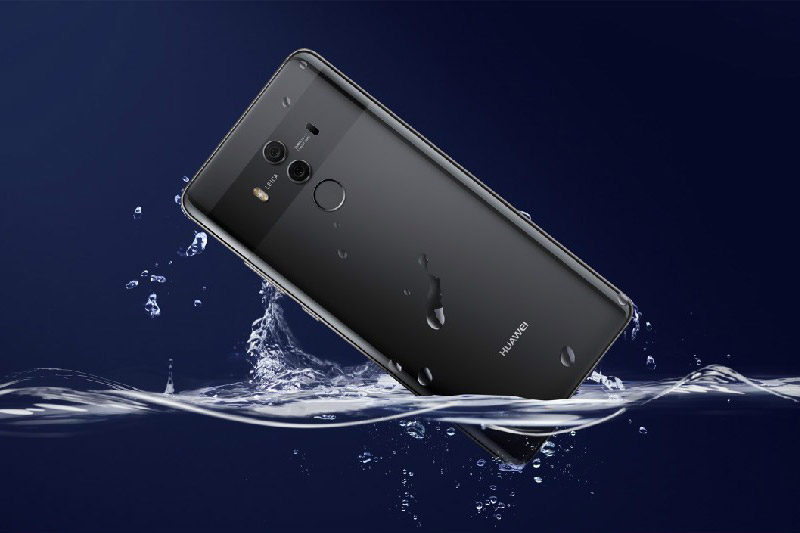 Huawei Mate 10 Pro có khả năng chống bụi, chống nước theo tiêu chuẩn IP67 (có thể ngâm nước ở độ sâu 1 m trong 30 phút). 