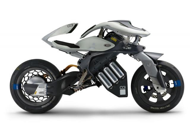 Yamaha sắp sửa tung ra robot thế hệ mới dưới dạng một chiếc xe tự hành với tên gọi MOTOROiD.