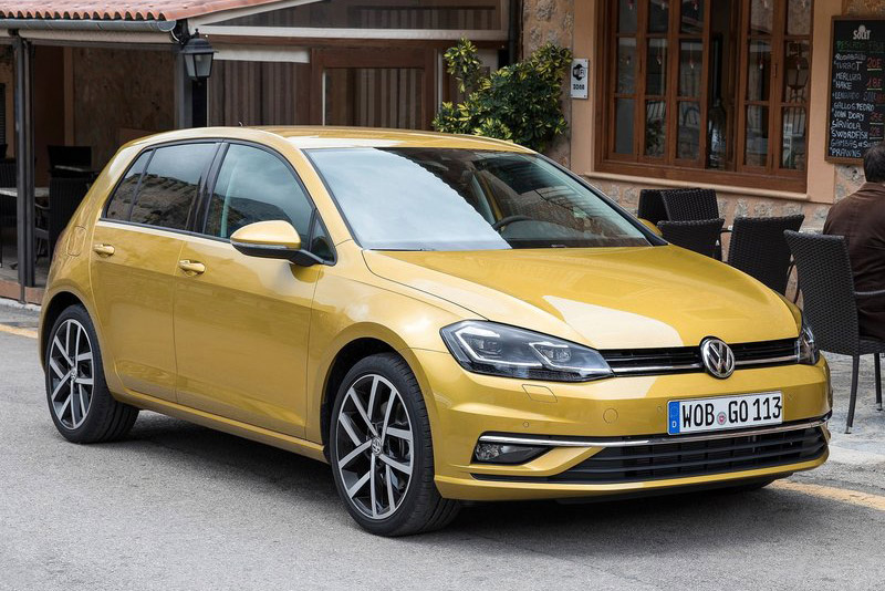 Top 10 ôtô bán chạy nhất châu Âu 8 tháng đầu năm 2017. Trong danh sách 10 ôtô bán chạy nhất châu Âu 8 tháng đầu năm 2017, Volkswagen đóng góp 3 mẫu xe gồm Golf, Polo và Tiguan. (CHI TIẾT)
