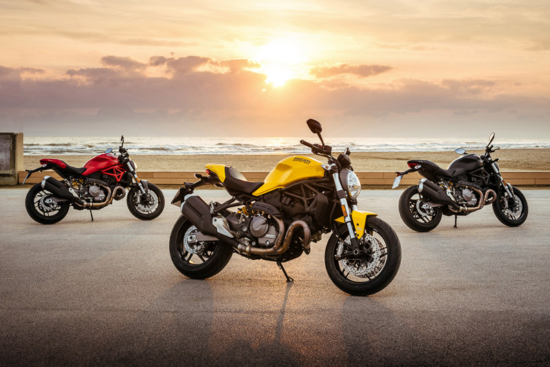 Ducati Monster 821 2018 có 3 tuỳ chọn màu sắc gồm vàng, đỏ và đen mờ. Giá bán của mẫu naked bike này chưa được hé lộ.