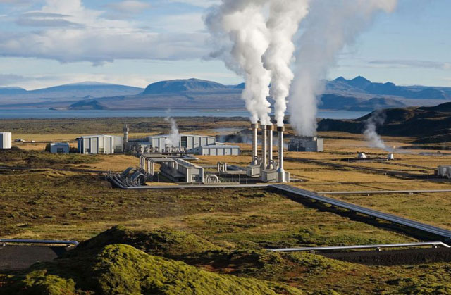 Nhà máy địa nhiệt ở Iceland. Ảnh: Arni Saeberg.