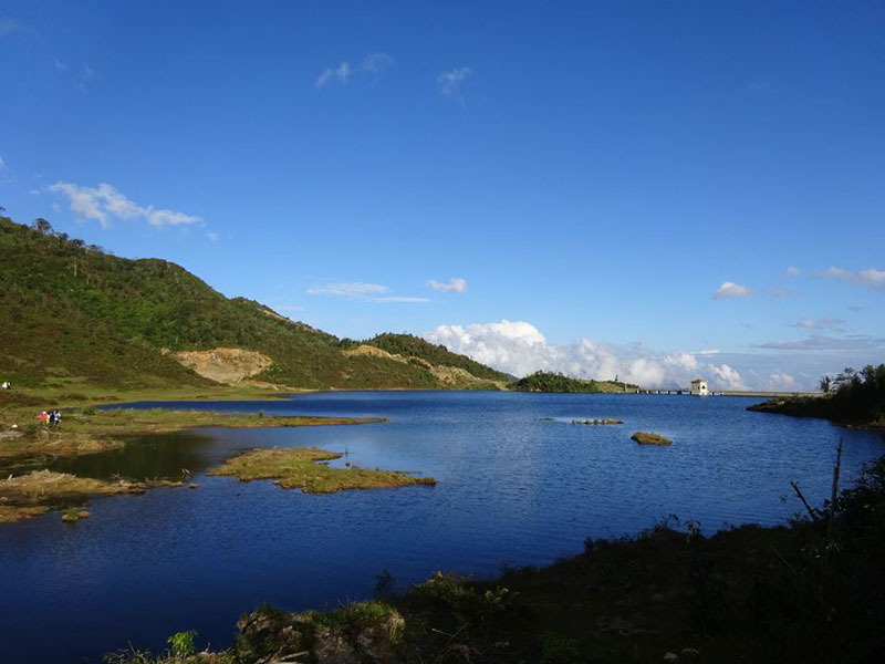 Hồ Thác Bạc rộng gần 6 ha, và có khả năng tích trữ được khoảng gần 200.000 m3 nước. Ảnh: Sa Pa Trong Tôi.
