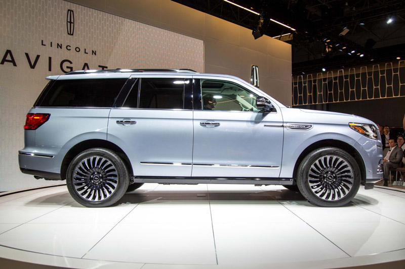 9. Lincoln Navigator 2018.