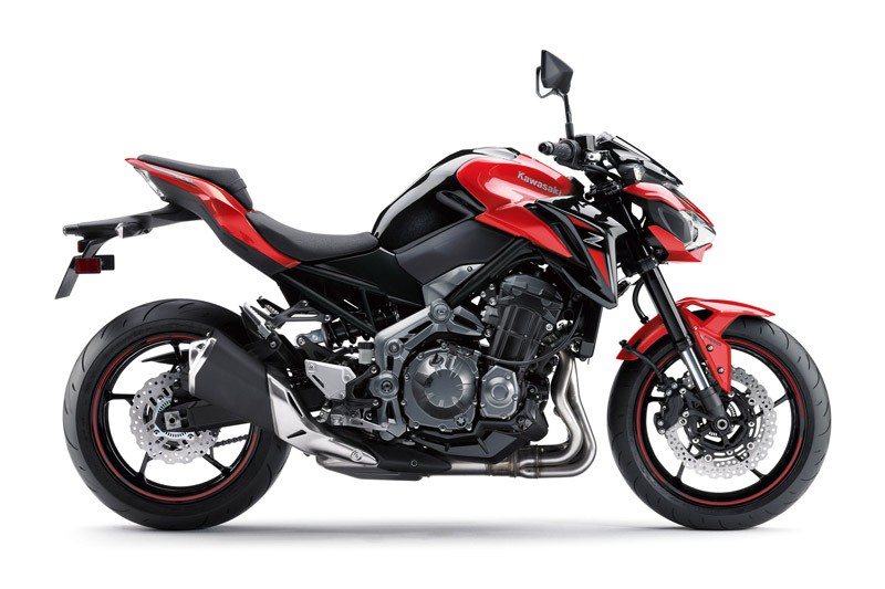 “Soi” môtô Kawasaki gần 300 triệu tại Việt Nam. Kawasaki Z900 2018 vừa được bán ra tại thị trường Việt Nam với giá 288 triệu đồng. Mẫu naked bike này được trang bị động cơ DOHC 4 xi lanh thẳng hàng với dung tích 948cc. (CHI TIẾT)