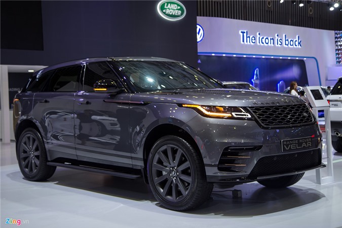 Ảnh chi tiết Range Rover Velar giá 4,9 tỷ đồng tại Việt Nam. Range Rover Velar ra mắt tại triển lãm VIMS 2017, phân phối chính hãng với 3 phiên bản, giá bán từ 4,9 tỷ đồng. (CHI TIẾT)