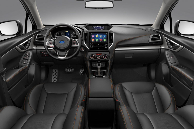 Subaru XV hỗ trợ kết nối USB, Bluetooth, Apple CarPlay. Màn hình giải trí trung tâm có kích thước 8 inch, hệ thống âm thanh 6 loa. Hệ thống điều hòa 2 vùng nhiệt độ độc lập.