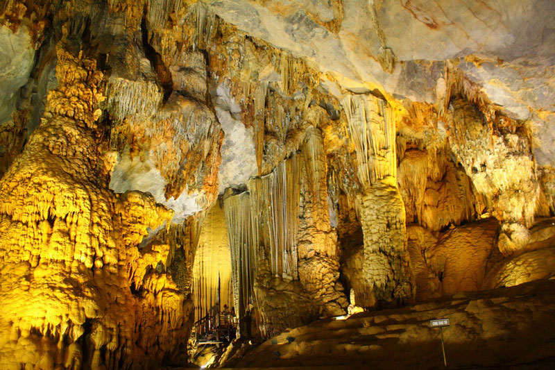 Động Phong Nha luôn nằm trong top 10 các hang động đẹp nhất thế giới. Ảnh: Phongnhaquangbinh.
