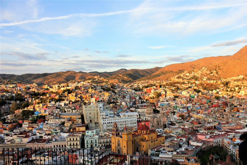 9. Guanajuato. Là thành phố thủ phủ của bang Guanajuato, nằm ở miền Trung Mexico. Đây là nơi giao thoa của nhiều nền văn hóa, chủ yếu là văn hóa bản địa và hóa thuộc địa được lưu giữ hàng trăm năm. Guanajuato có nhiều tuyến phố có một phần hoặc toàn nằm ngầm.