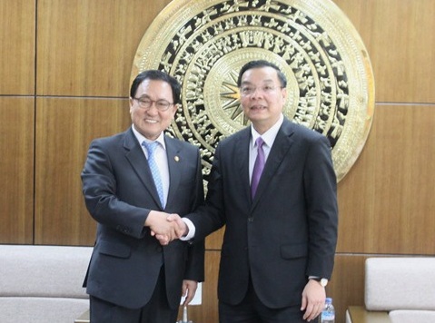 Bộ trưởng Bộ KH&CN Chu Ngọc Anh tiếp ông Yoo Young-min, Bộ trưởng Bộ Khoa học, CNTT - truyền thông và lập kế hoạch tương lai Hàn Quốc.