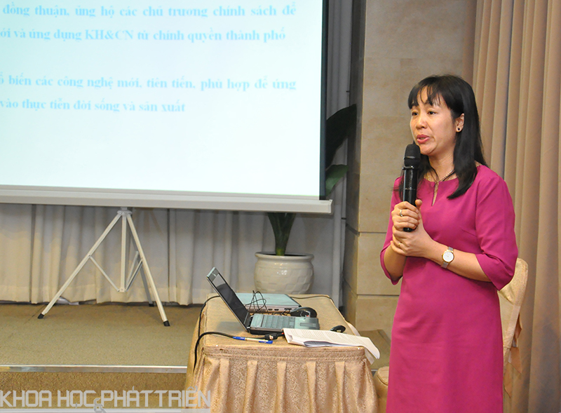 Bà Vũ Thị Bích Hậu phát biểu tại hội thảo