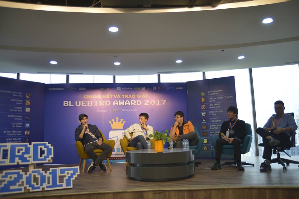 Từ trái qua: Nguyễn Xuân Giang (CEO Diffcat); Võ Tuấn Bình (CEO Amanotes); Thái Thanh Liêm (CEO Tope Box); Nguyễn Hà Đông (CEO Dotgear); Nguyễn Bá Thành (CEO Craffmob)