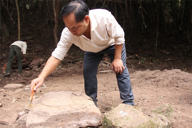 Chân tảng đá cánh sen được tìm thấy tại chùa Mã Yên.