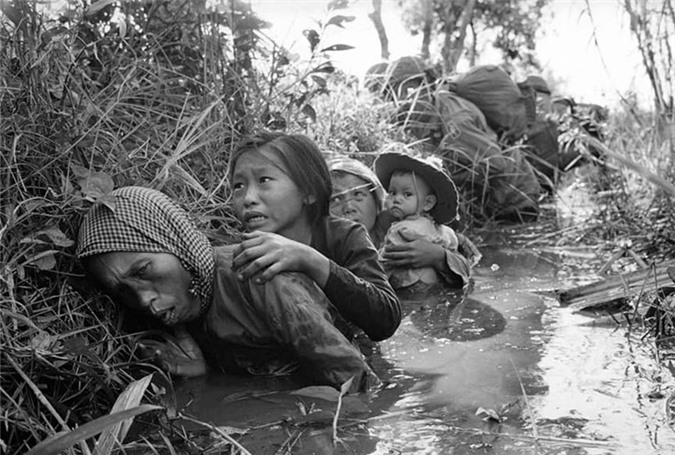 Loat anh Chien tranh Viet Nam khien nhan loai nghen long-Hinh-2