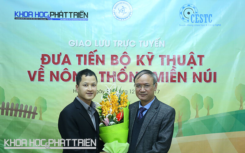 Tiến sĩ Nguyễn Văn Liễu (phải) - Vụ trưởng Vụ KH&CN địa phương tại chương trình giao lưu.