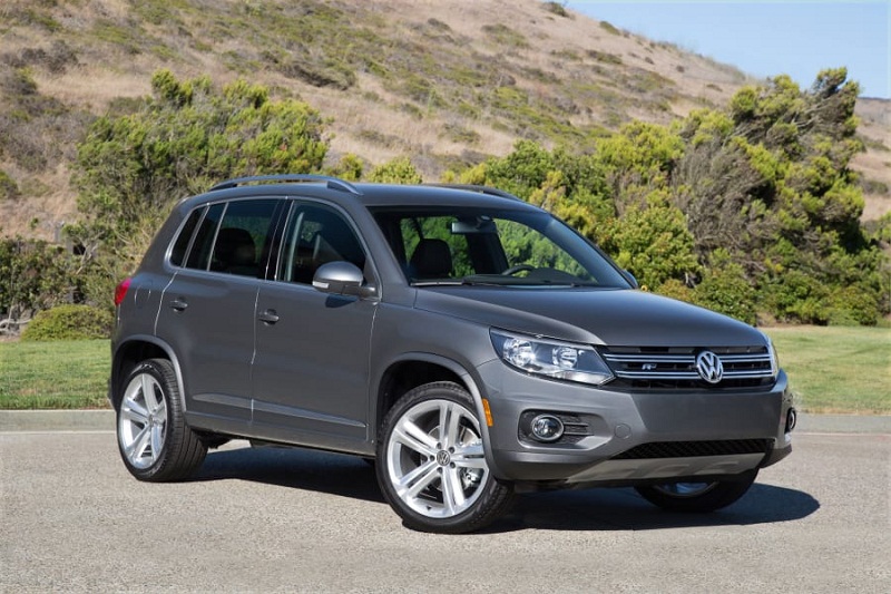 8. Volkswagen Tiguan (doanh số: 218.238 chiếc).