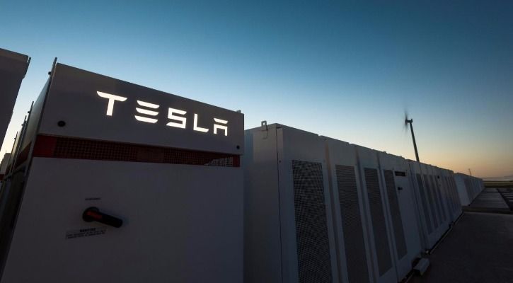Nhà máy pin Lithium-ion của Tesla tại Nam Úc. Ảnh: IndianTimes