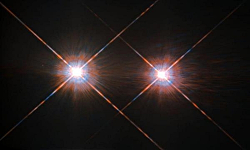 Centauri A và B là hai trong số ba ngôi sao thuộc hệ thống Alpha Centauri, hàng xóm gần nhất của Trái Đất. Ảnh: NASA.