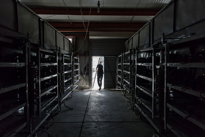   Chính sách thay đổi, dân đào bitcoin đang tháo chạy khỏi thị trường Trung Quốc.