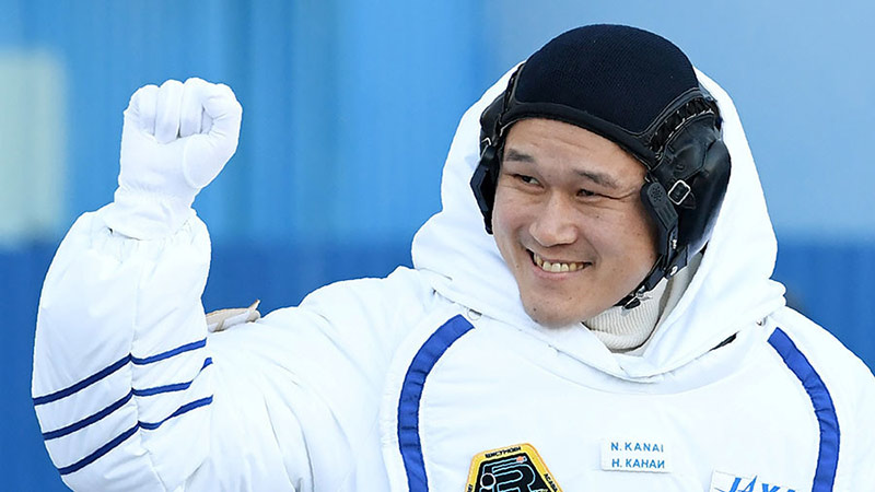 Phi hành gia 41 tuổi Norishige Kanai đã cao vọt thêm chỉ sau vài tuần trong vũ trụ.
