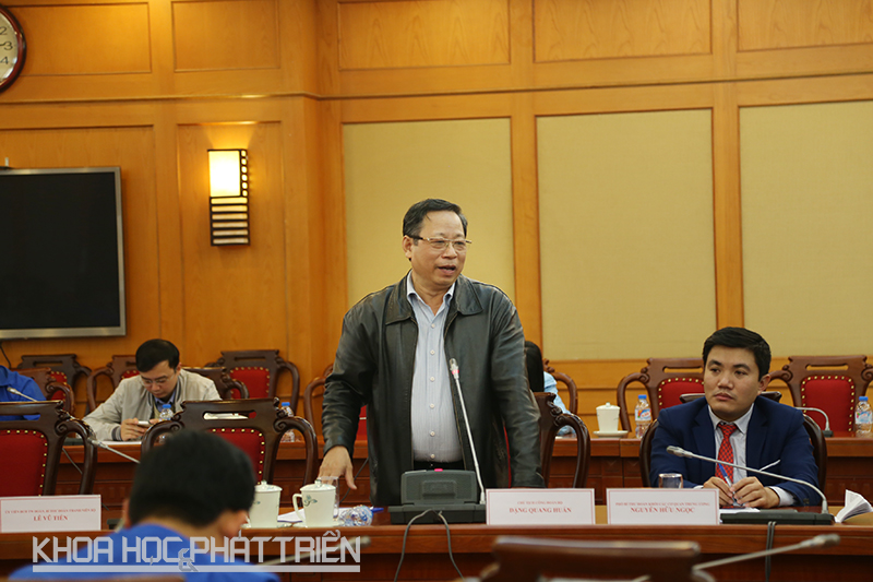  Ông Đặng Quang Huấn phát biểu tại hội nghị.