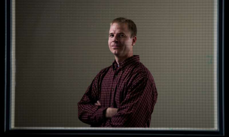 Jacob Crandal, chuyên gia trí tuệ nhân tạo, tác giả chính của nghiên cứu. Ảnh: TechXplore