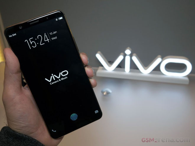Smartphone tích hợp công nghệ khóa vân tay trên màn hình của Vivo tại CES 2018