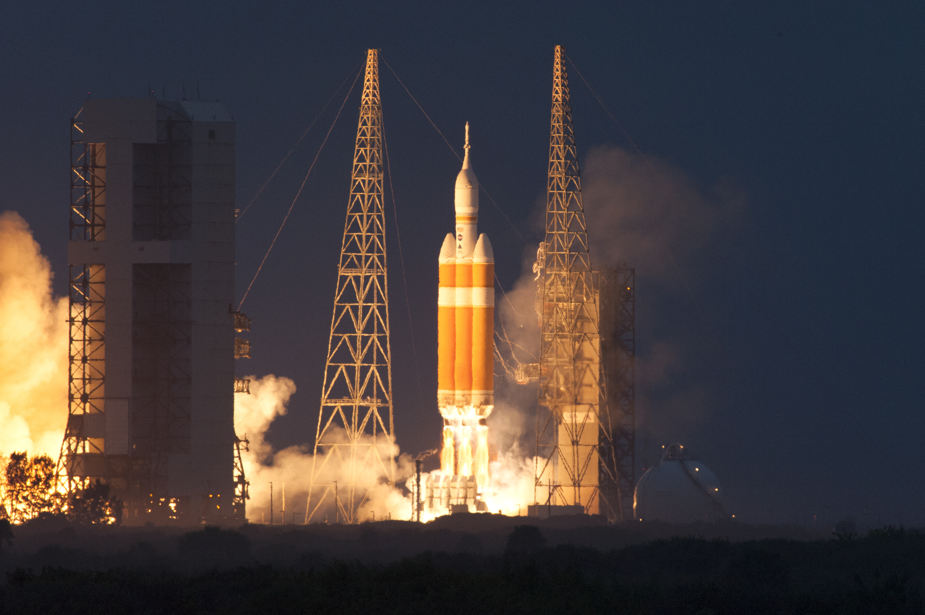 Tên lửa Delta IV của NASA. Ảnh: Spacenews.com 