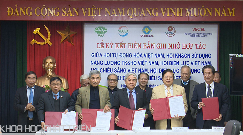 Việc ký kết được thực hiện bởi đại diện 5 hội khoa học và công nghệ.