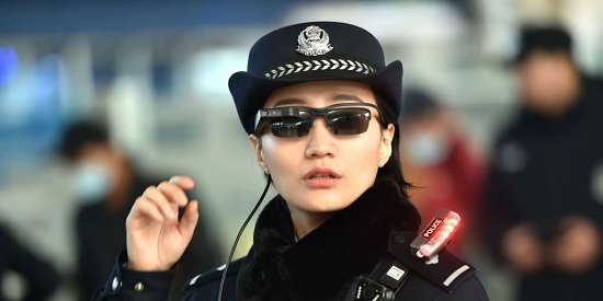   Cảnh sát Trung Quốc sử dụng kính nhận diện gương mặt để phát hiện tội phạm (Nguồn: Google)