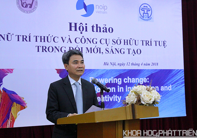 Ông Đinh Hữu Phí phát biểu tại hội thảo.