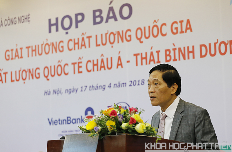 Thứ trưởng Trần Văn Tùng phát biểu tại buổi họp báo. Ảnh: Huy Hùng.