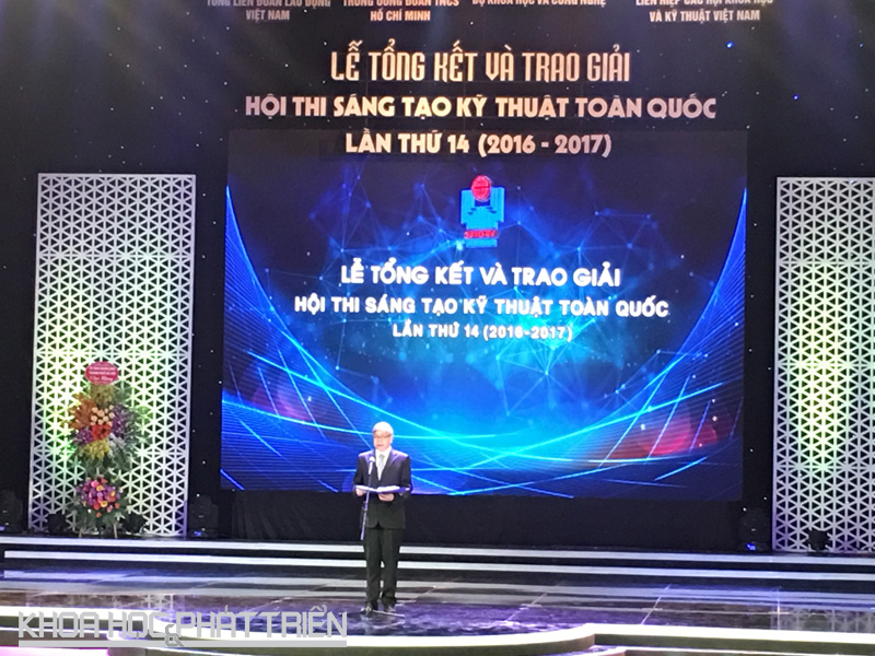 GS-TSKH Đặng Vũ Minh phát biểu tại lễ trao giải. Ảnh: NV