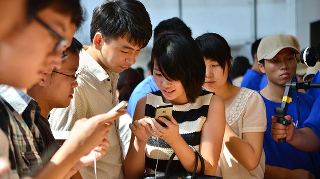 Trung Quốc gắn thẻ căn cước cho smartphone. Ảnh: Internet