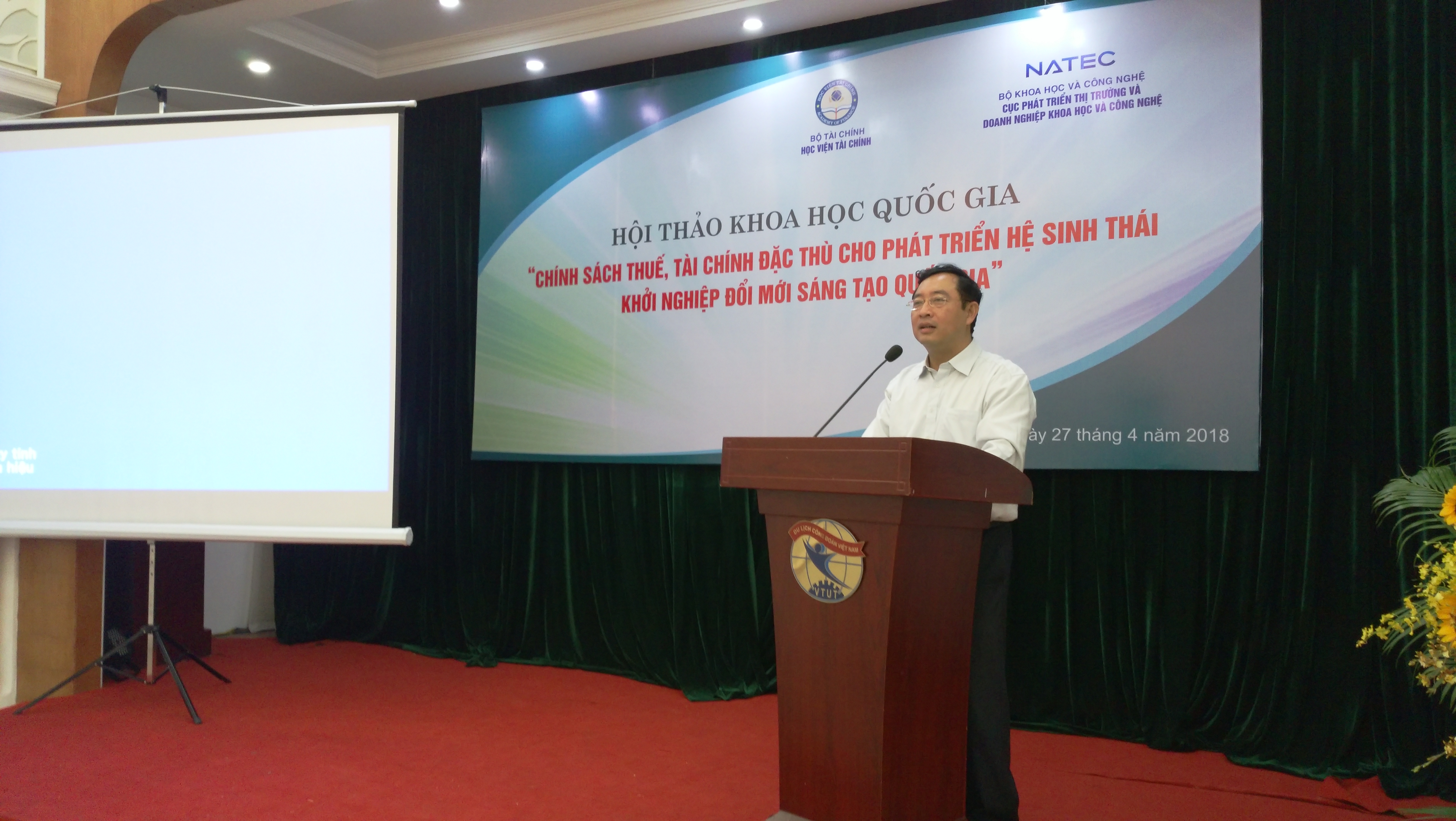 TS. Phạm Hồng Quất, Cục trưởng Phát triển Thị trường và Doanh nghiệp KHCN phát biểu tại hội thảo. Ảnh: KHPT 