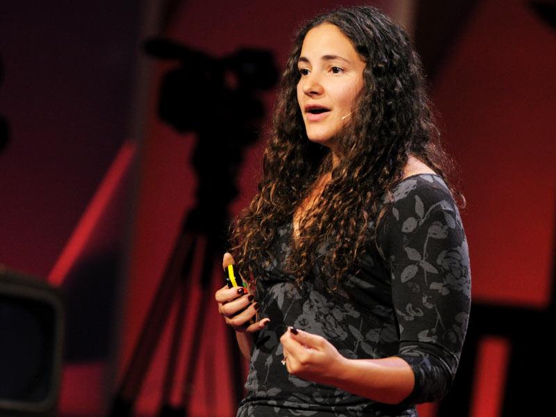 Laurie Santos, nhà nghiên cứu tâm lý học nhận thức tại Yale. Ảnh: Ted Talk