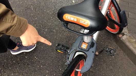 Mã QR Code gắn trên xe đạp - Ảnh: Evelyn Cheng/CNBC