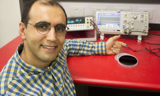 Tiến sĩ Omid Kavehei ở Đại học Sydney khẳng định đang đi đúng hướng để phát triển một thiết bị dự đoán tin cậy về cơn co giật động kinh - Ảnh: University of Sydney
