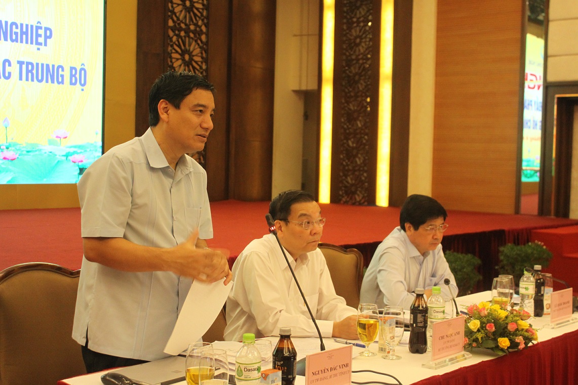 Ông Nguyễn Đắc Vinh, Ủy viên BCH Trung ương Đảng, Bí thư Tỉnh ủy Nghệ An phát biểu tại Hội nghị. Ảnh: TTTT Khoa học công nghệ 