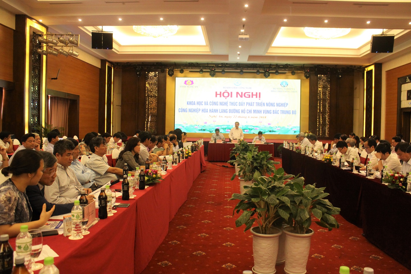 Toàn cảnh Hội nghị KH&CN thúc đẩy phát triển nông nghiệp công nghiệp hóa hành lang đường Hồ Chí Minh vùng Bắc Trung Bộ. Ảnh: TTTT Khoa học Công nghệ