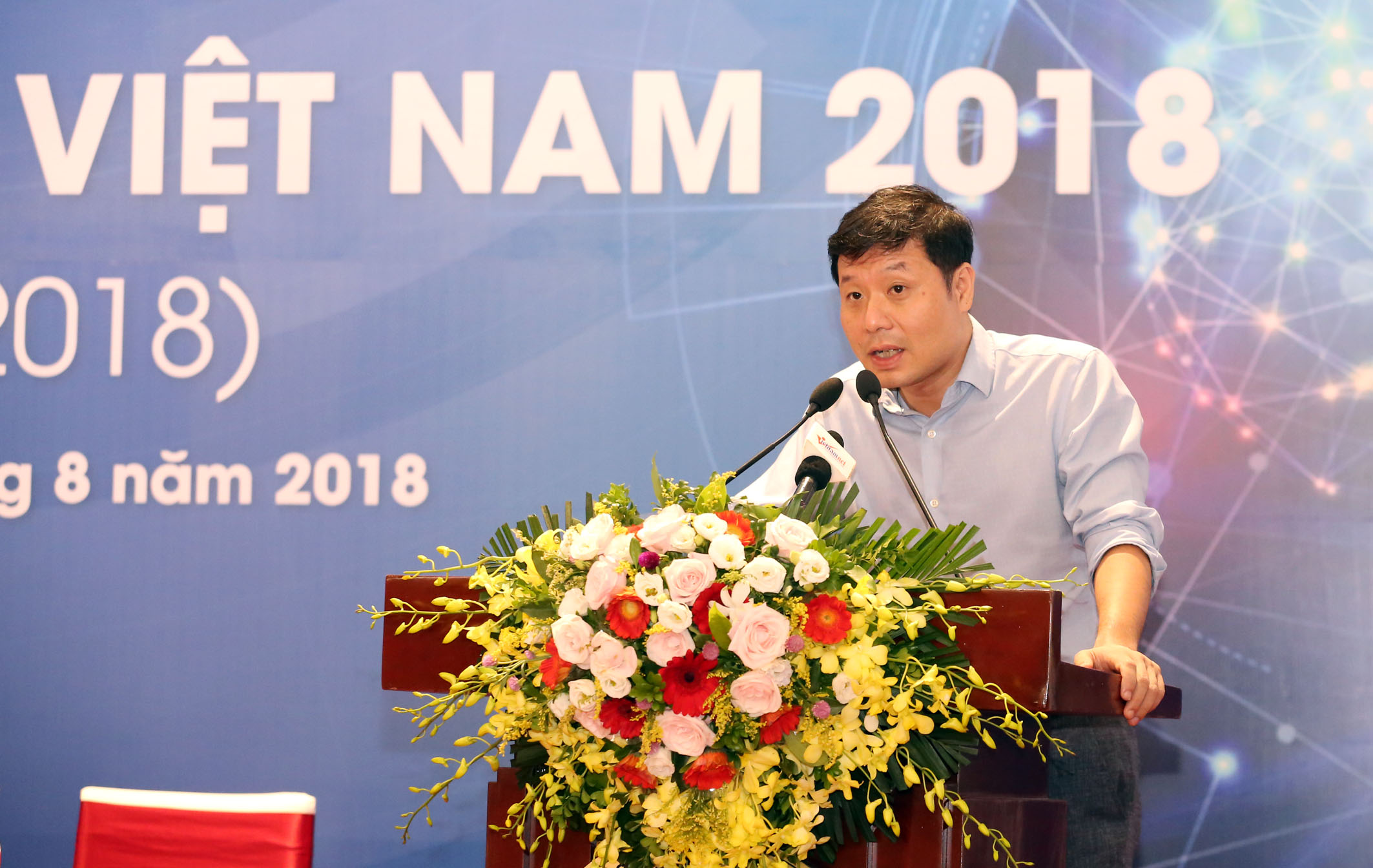 GS Vũ Hà Văn phát biểu tại hội thảo. Ảnh: Ngũ Hiệp