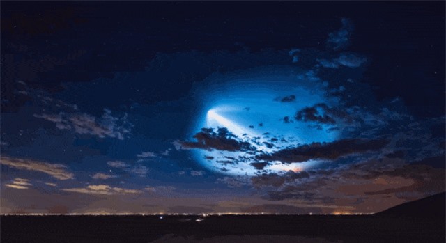 [Video timelapse] Theo dõi màn phóng và hạ cánh rực sáng cả bầu trời đêm của tên lửa SpaceX Falcon 9 - Ảnh 1.