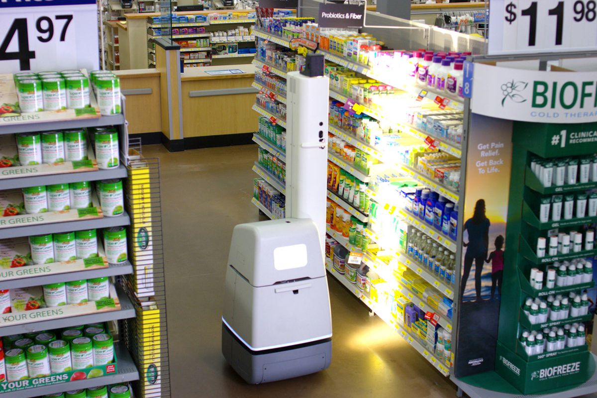 Để không bị lép vế trước các đối thủ như Amazon, Walmart đang rất tích cực ứng dụng các công nghệ tiên tiến như robot và AI. Ảnh: The Verge. 