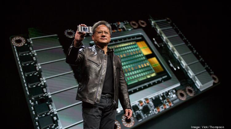 Jensen Huang (Hoàng Huân Nhân), CEO của NVIDIA trong một sự kiện ra mắt nền tảng AI cho xe tự lái. Ảnh: Autoblog. 