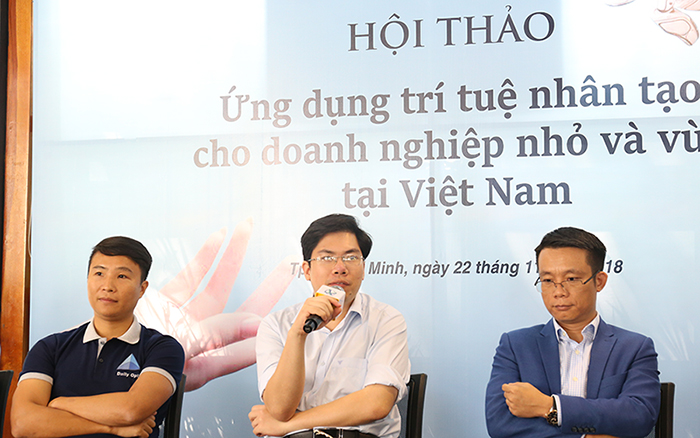 Anh Phan Nam Long, CEO của Abivin (Thứ hai từ trái sang), Anh Trần Nguyên Vũ, Country Director của IBM Việt Nam (bìa phải)