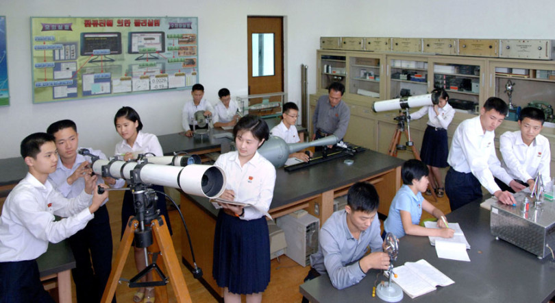 Phòng thí nghiệm Thực tế số được trường Đại học Pyongyang thành lập để hỗ trợ nghiên cứu vật lý, hóa học và nhiều thí nghiệm trong nhiều lĩnh vực khác. Nguồn: VRScout