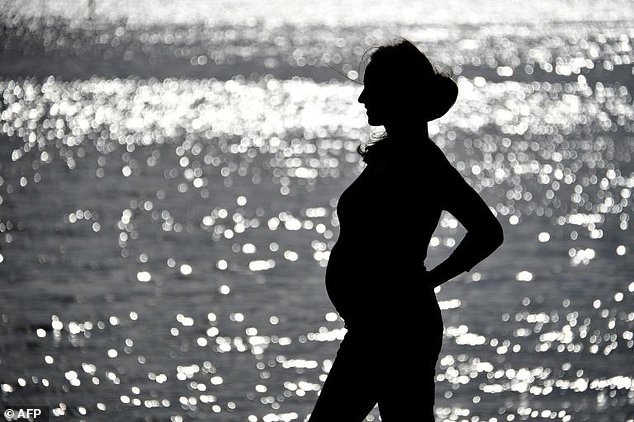 Nghiên cứu cho thấy chờ đợi ít nhất 12 tháng giữa các lần mang thai sẽ làm giảm rủi ro.