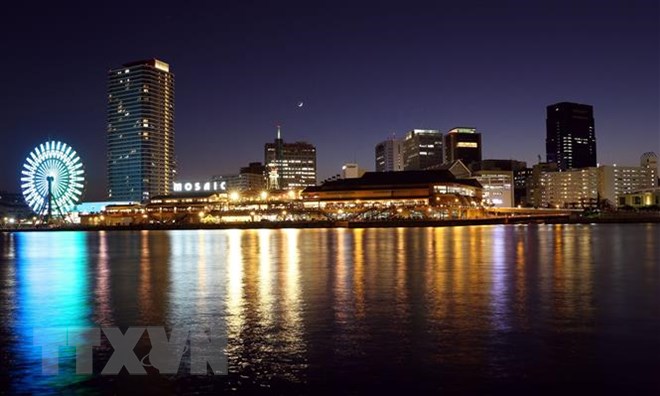 Khu cảng Kobe lung linh vào buổi tối. (Ảnh: Huy Hùng/TTXVN)