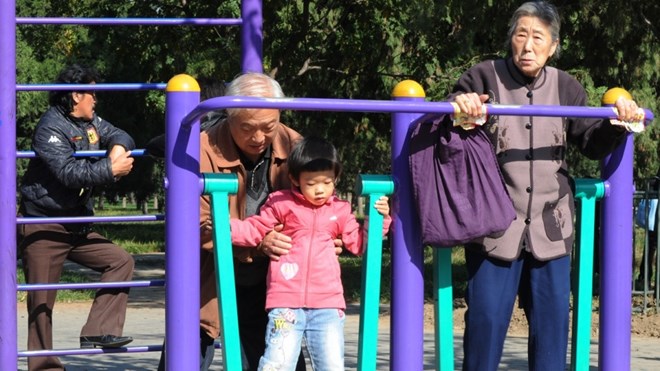 Trung Quốc đang đối mặt với tình trạng suy giảm và già hóa dân số. (Nguồn: AFP)